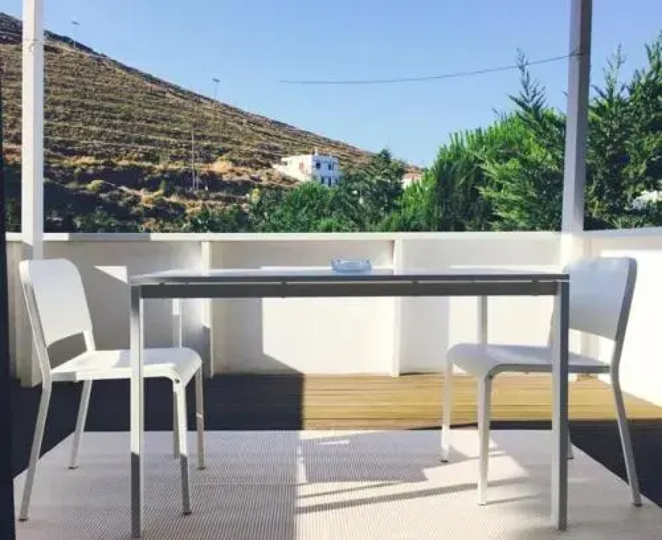 En Lefko Kythnos