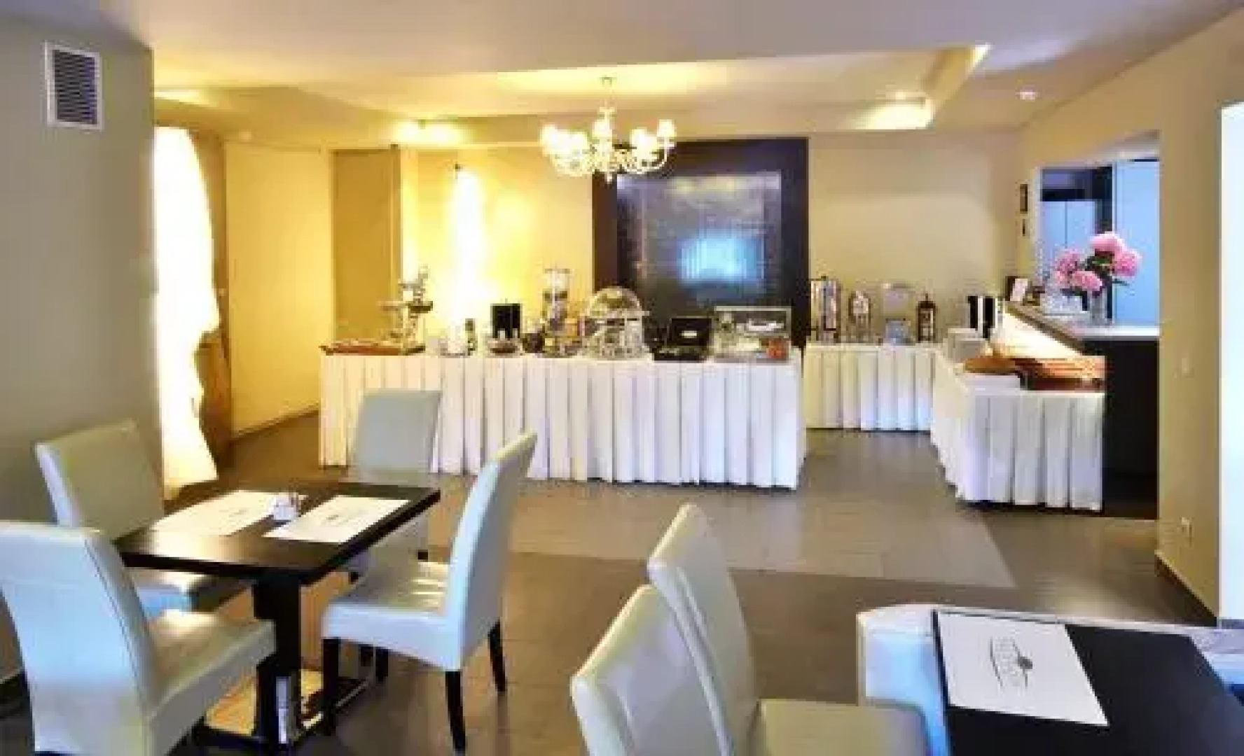 Lagadia 4 Seasons Hotel