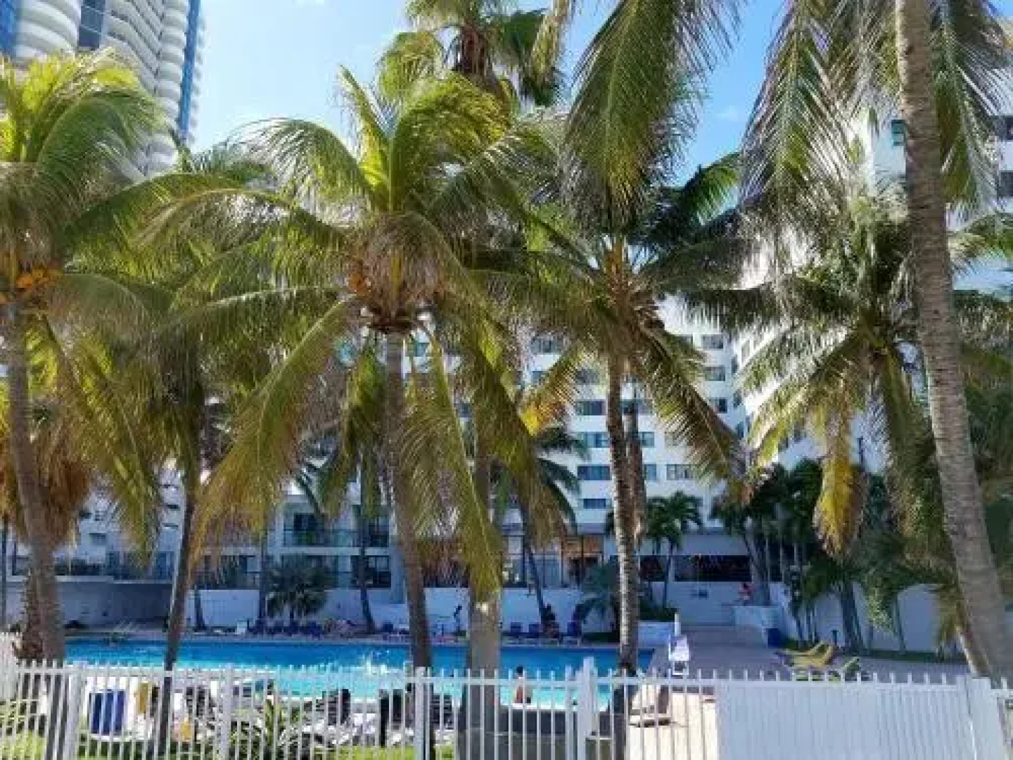 Miami Beach Suncoast Apartment III