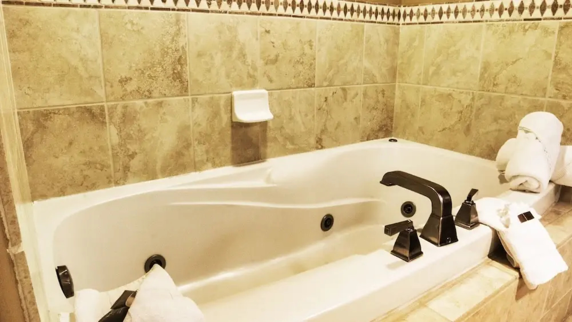 Happy Trails - LOM320 - 1 Br Condo