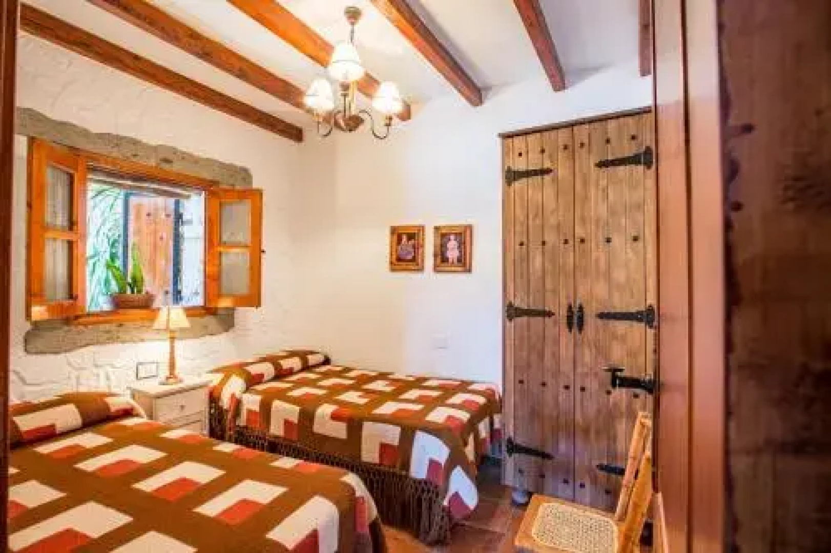 Casa Oronado