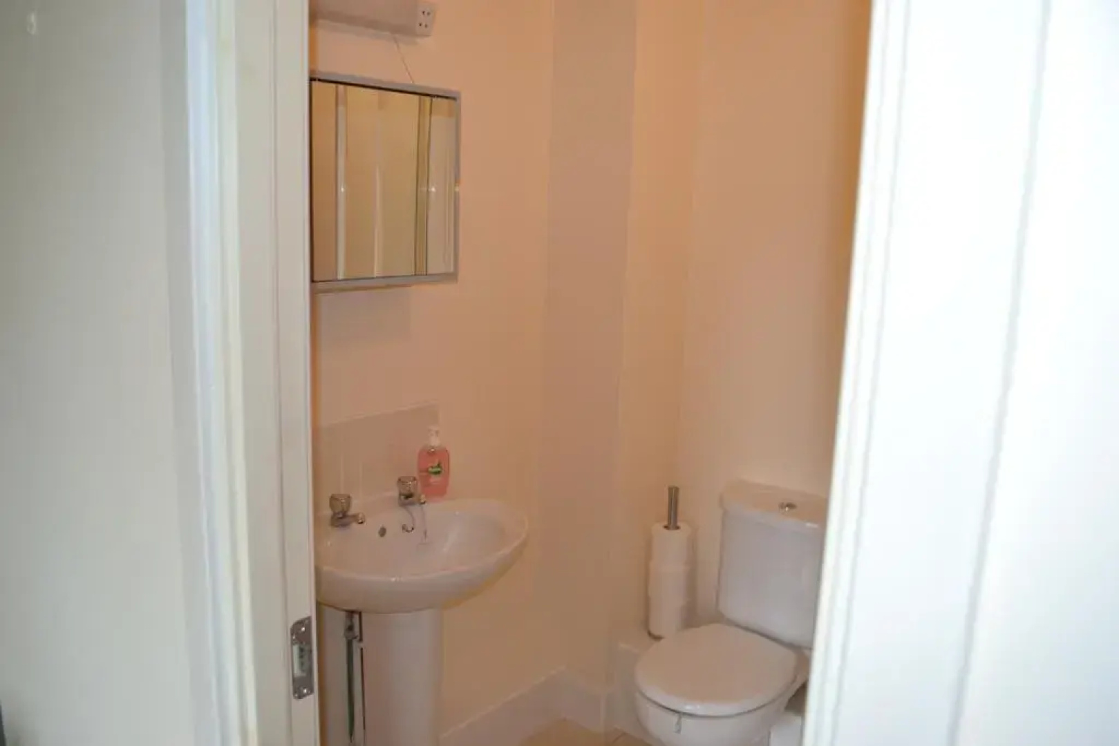 Bradogue Court Apartment