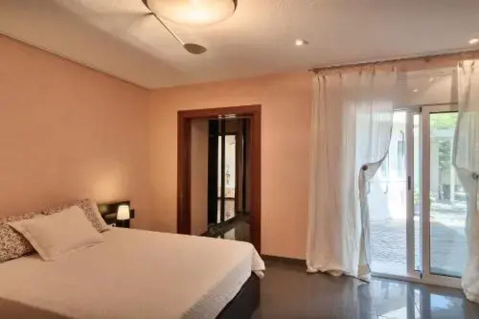 Villa Service- Edificio Barco