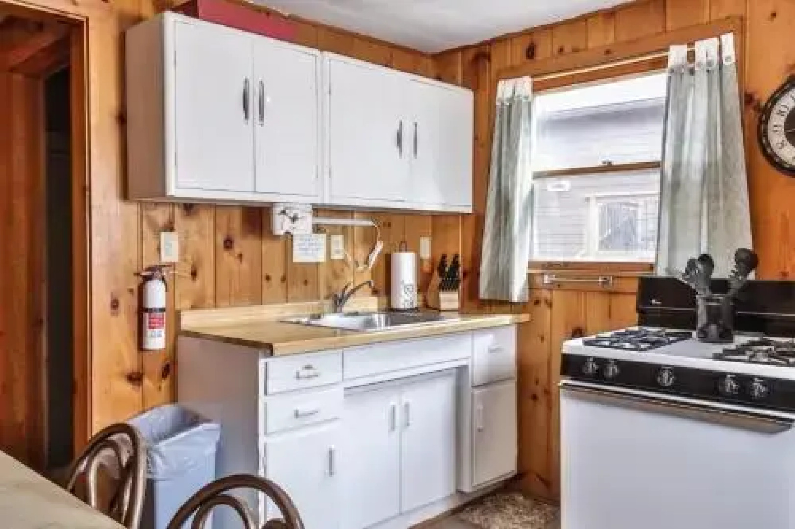 Cedar Lodge - 3 Br Cottage