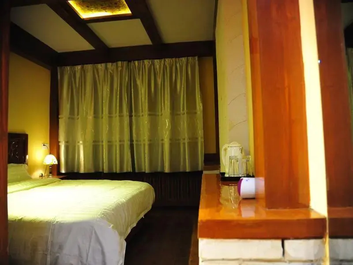 Ruo Chujian Youth Hostel