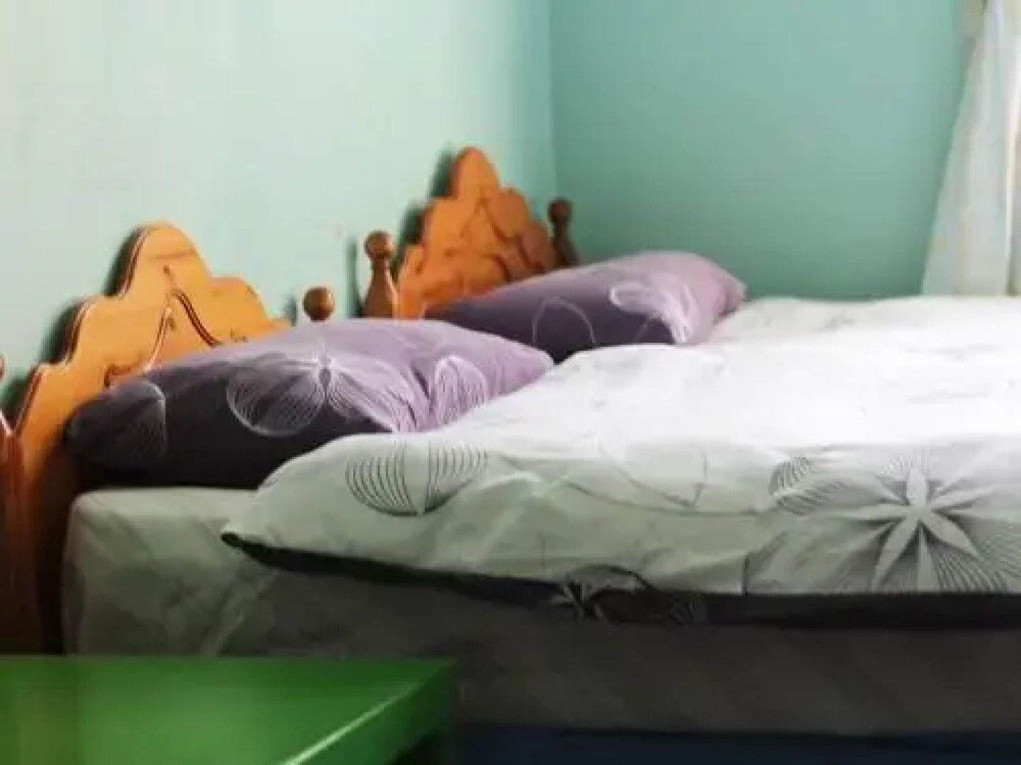 The Valley House Hostel & Bar