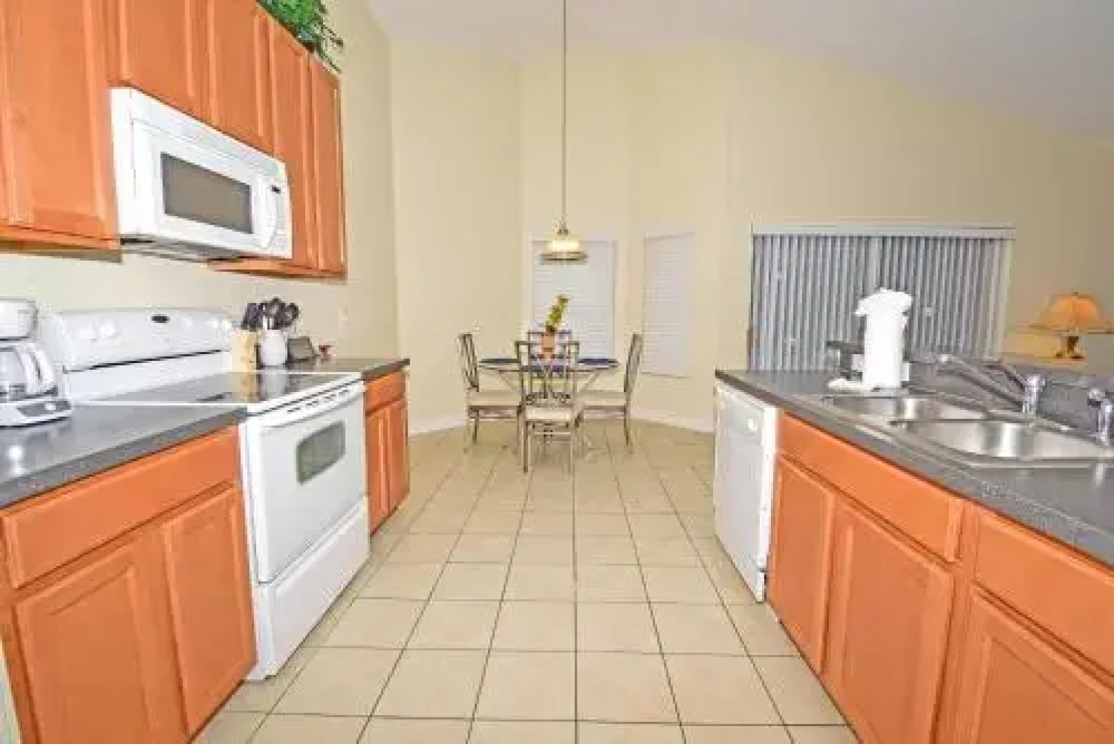 519OBC Sunshine Daydream 4 Br villa by RedAwning