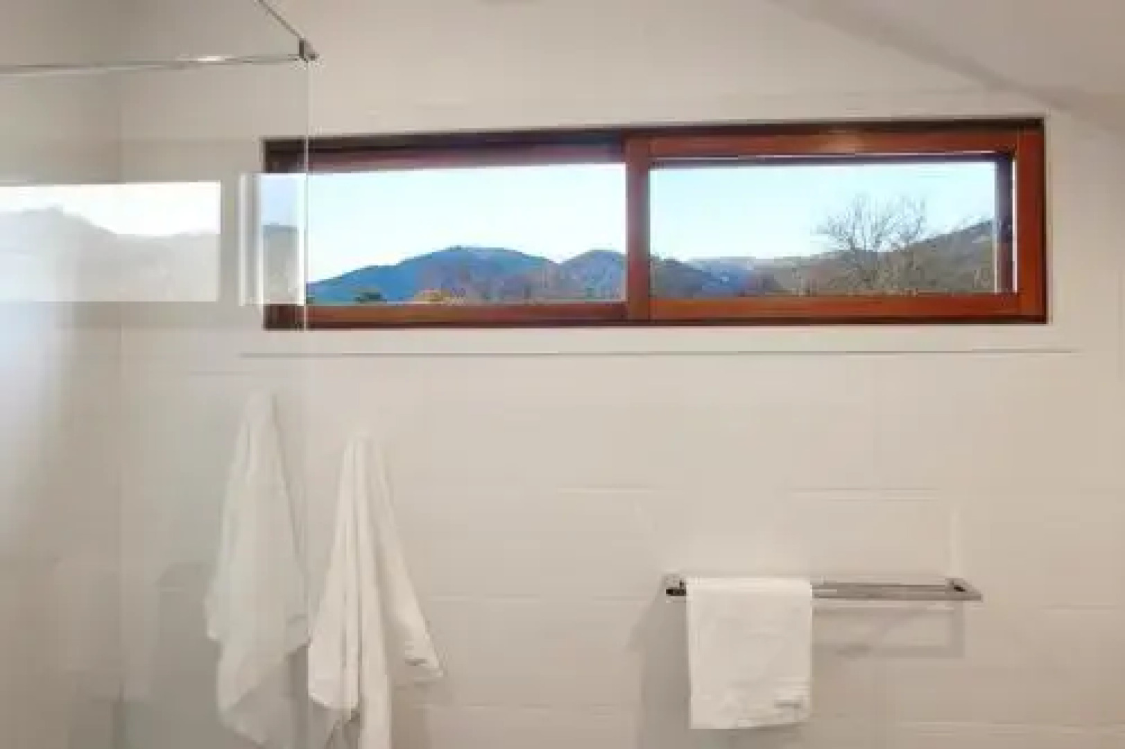 MounTin Hut - Central Bright