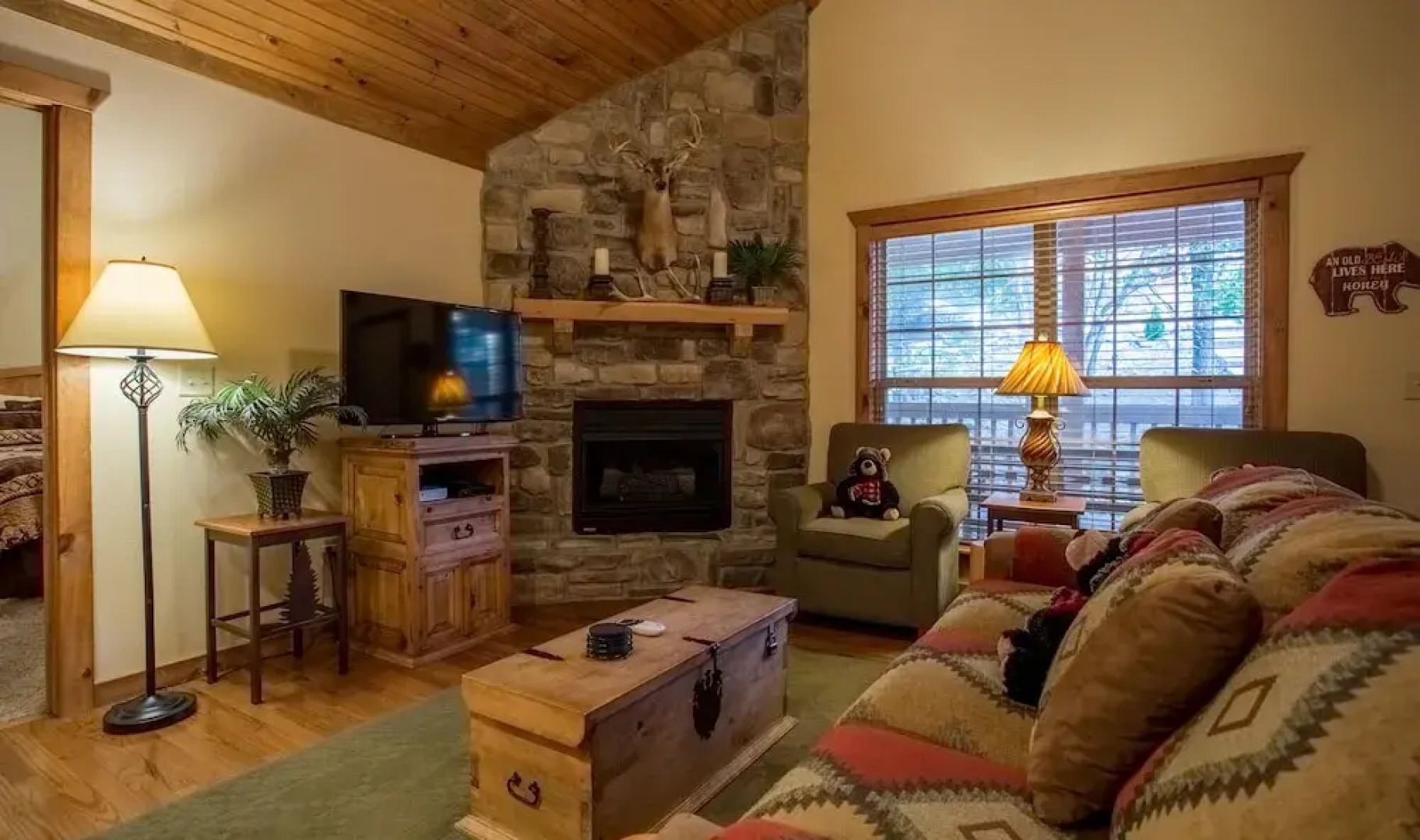 Lazy Pines Lodge by RedAwning