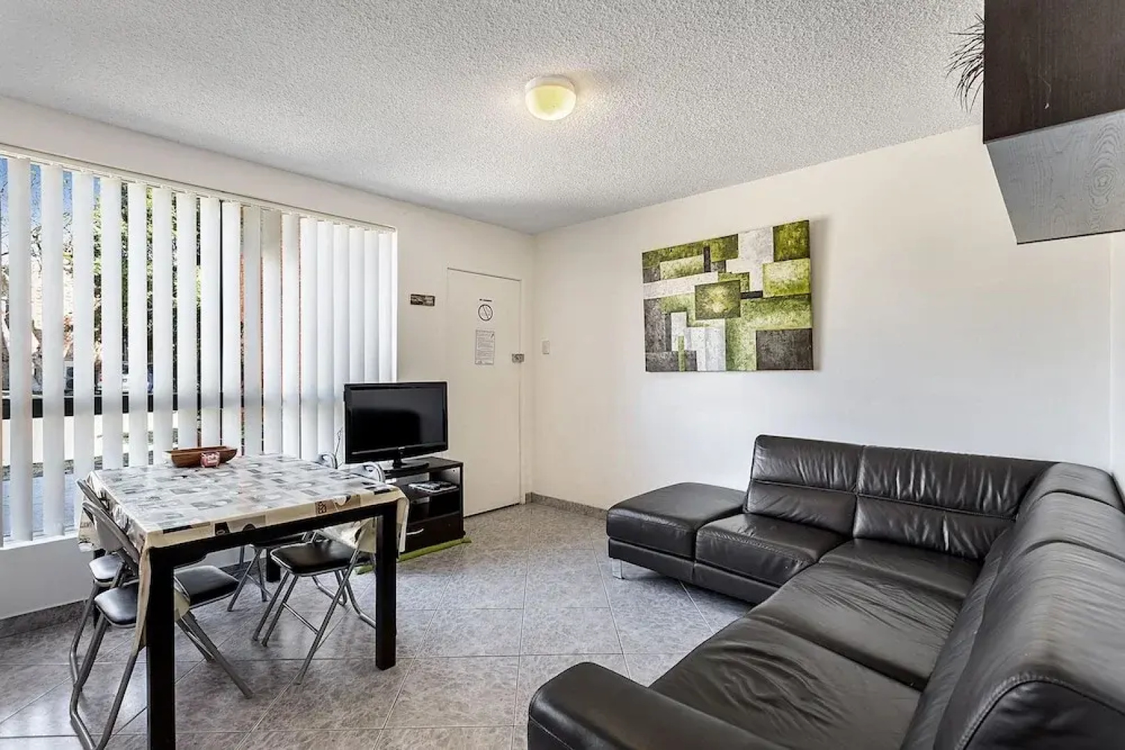 Sunset Court, Unit 1, 3 Resthaven Avenue