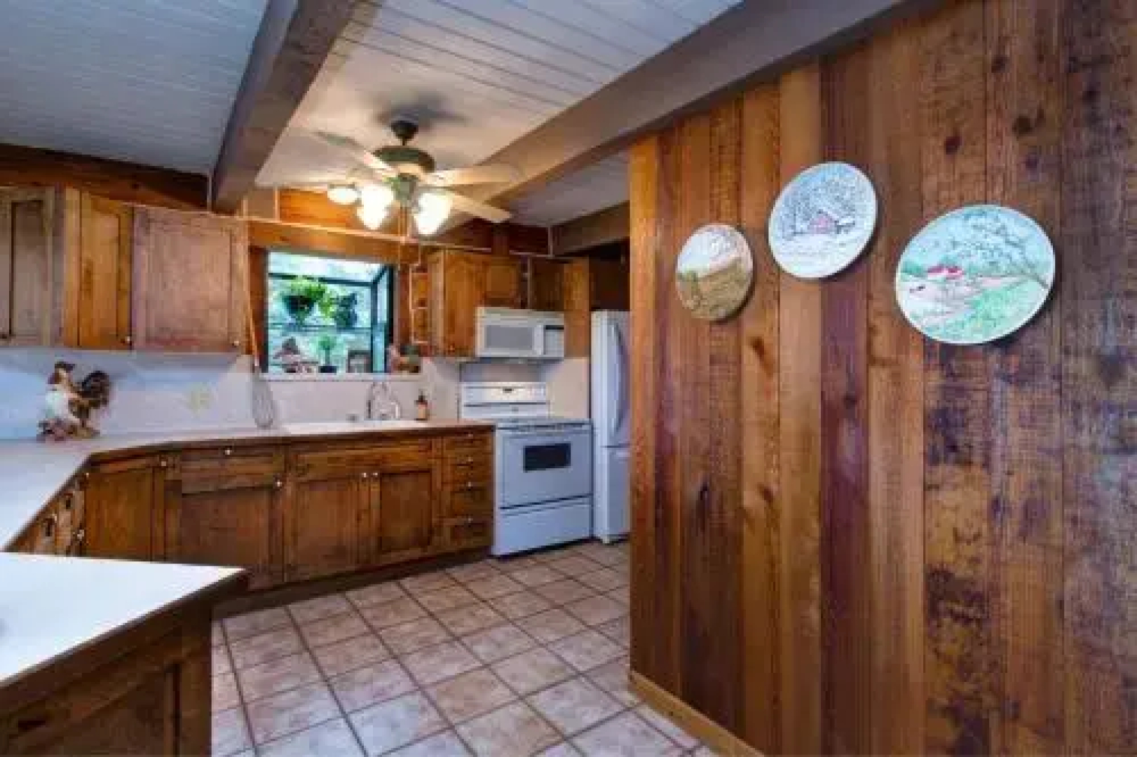 Charming & Spacious Cabin in Midway by RedAwning