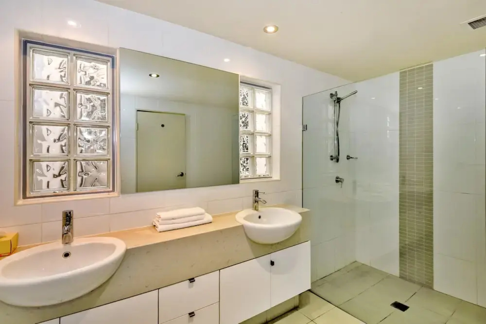 Coast Luxury Apartment 17