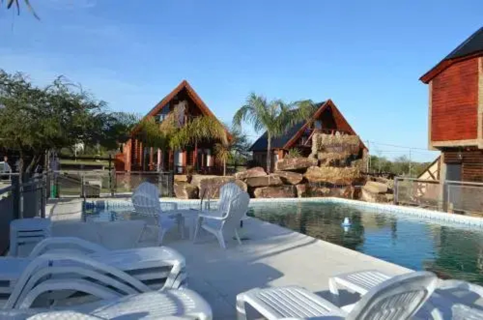 Complejo Cascadas de Artalaz