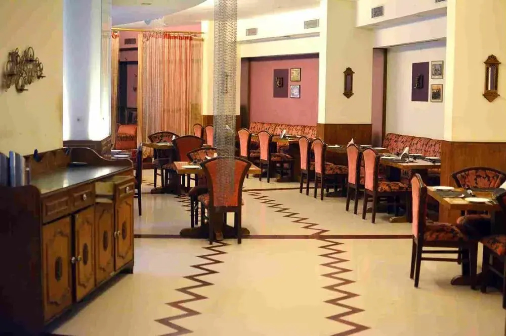 OYO Premium Vidya Nagar