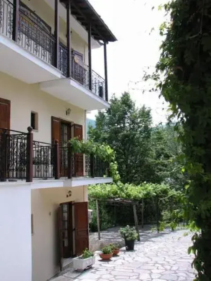 Paradeisos Rooms