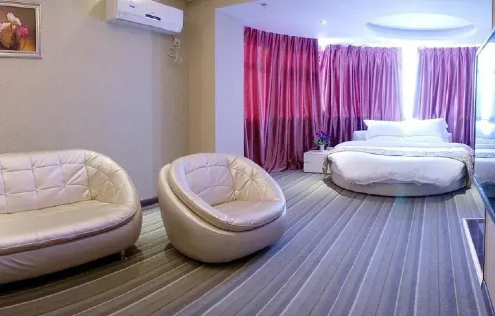 Super 8 by Wyndham Zhengzhou Weft Four Road