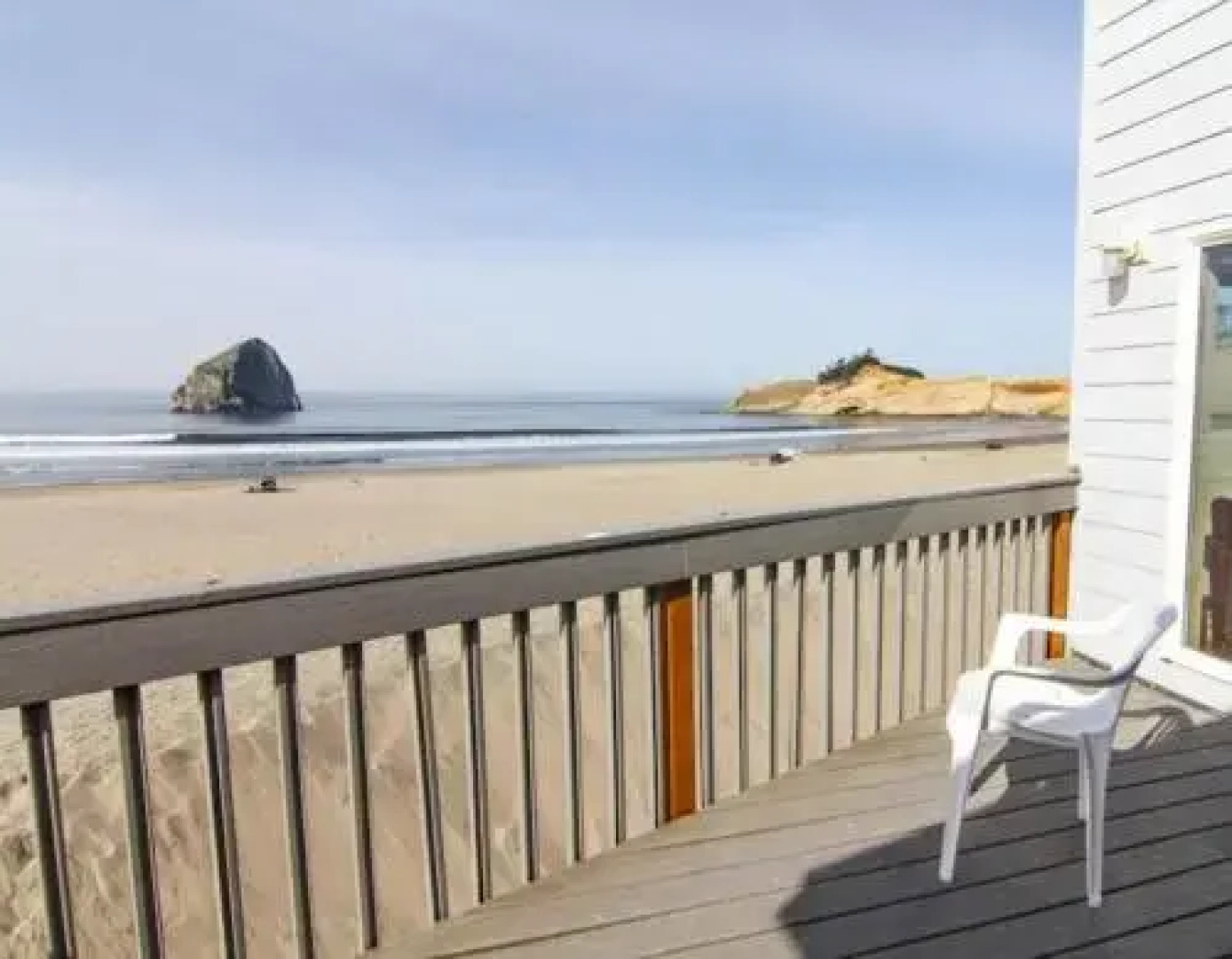 Ocean Waves 1 - 4 Br home by RedAwning