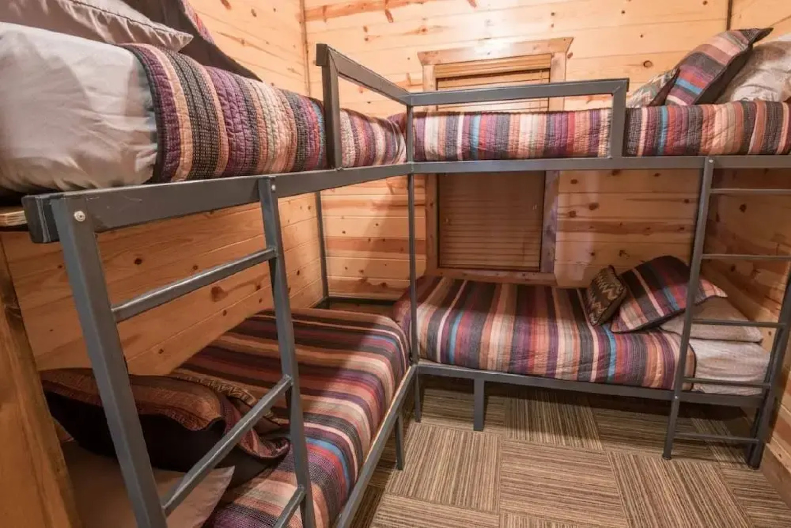 A River Runs Through It Lodge - 4 Br Cabin