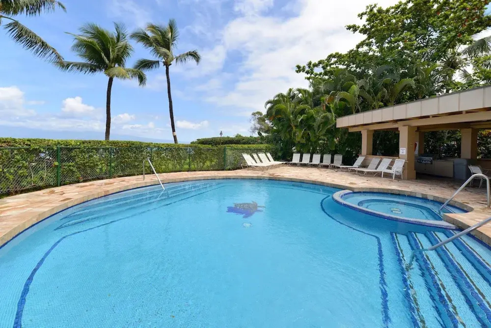 Paki Maui 415 by RedAwning
