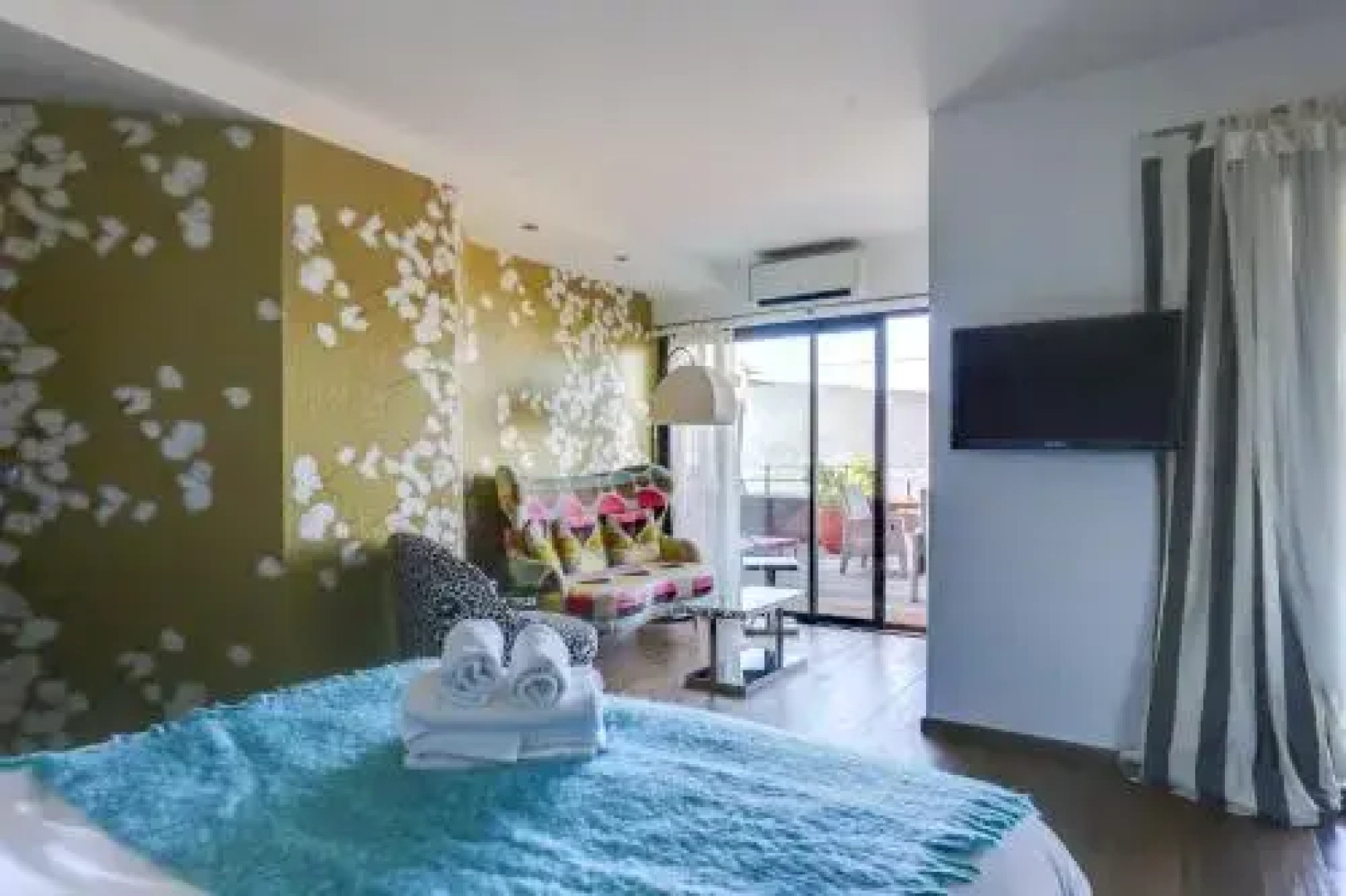 Le Clos Du Lac - Maison DHôtes - Guest House