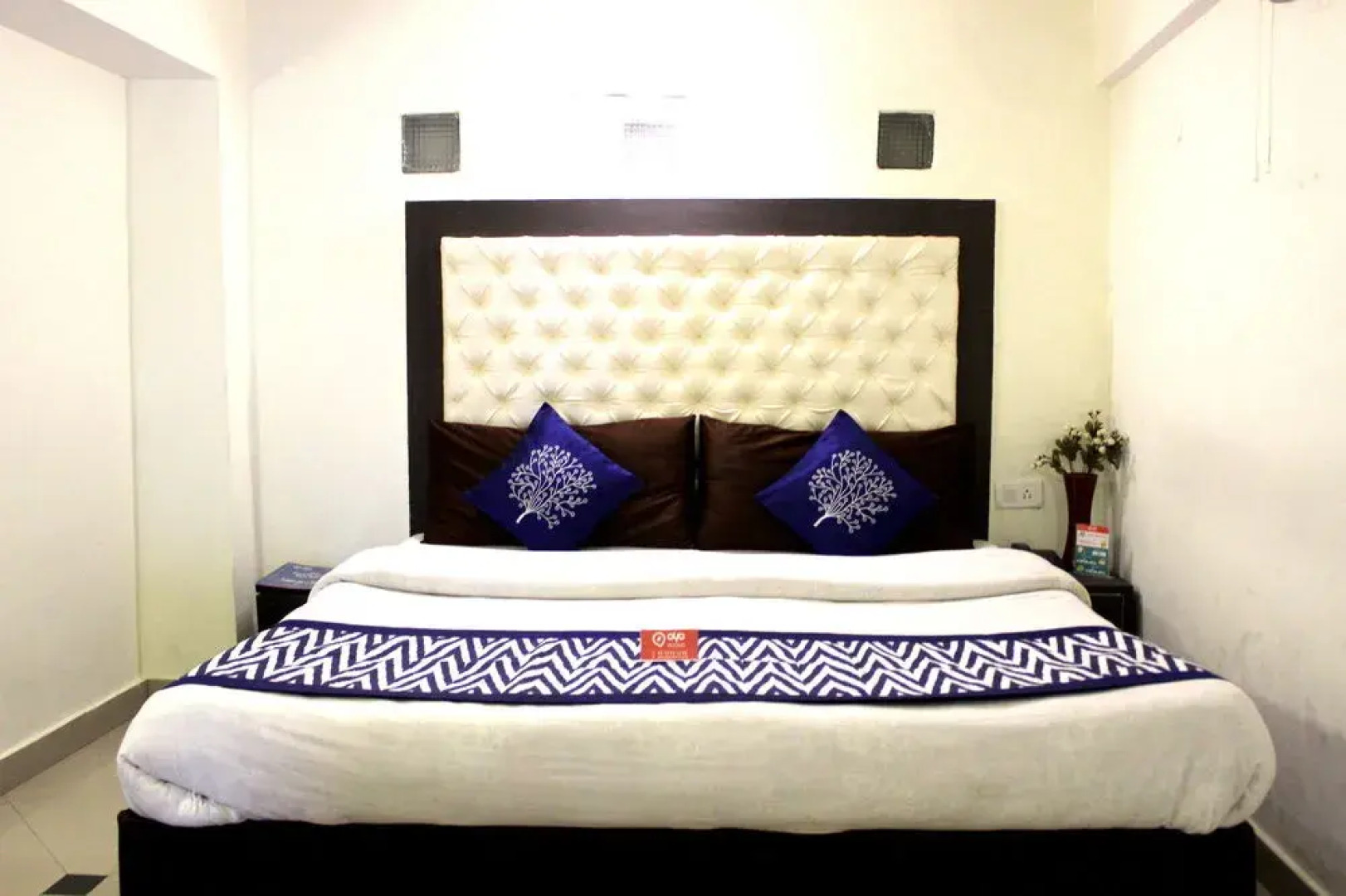 OYO 1045 Hotel Ashirward