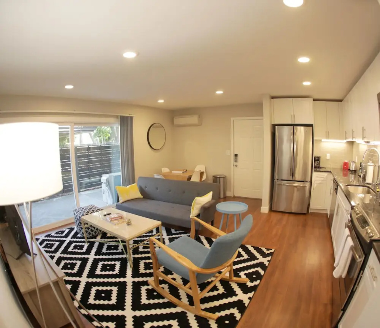 Kasa Mountain View Apartments