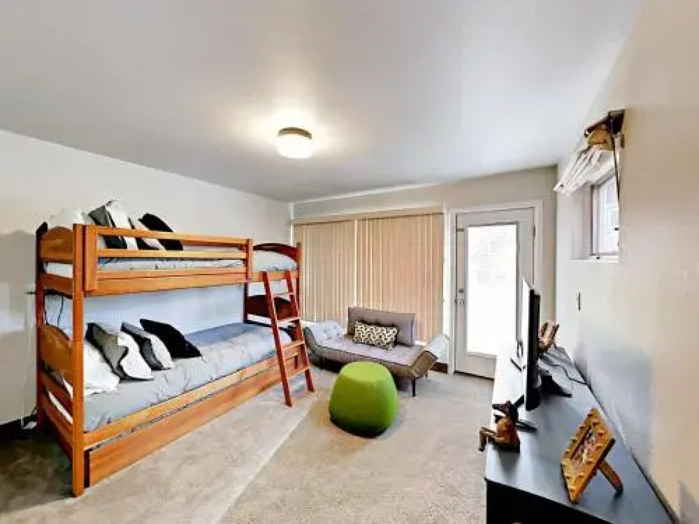 22 Wellington Lane Townhouse Unit 4