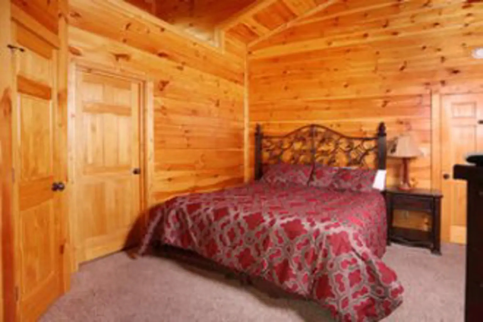 Bearskin Lodge by RedAwning