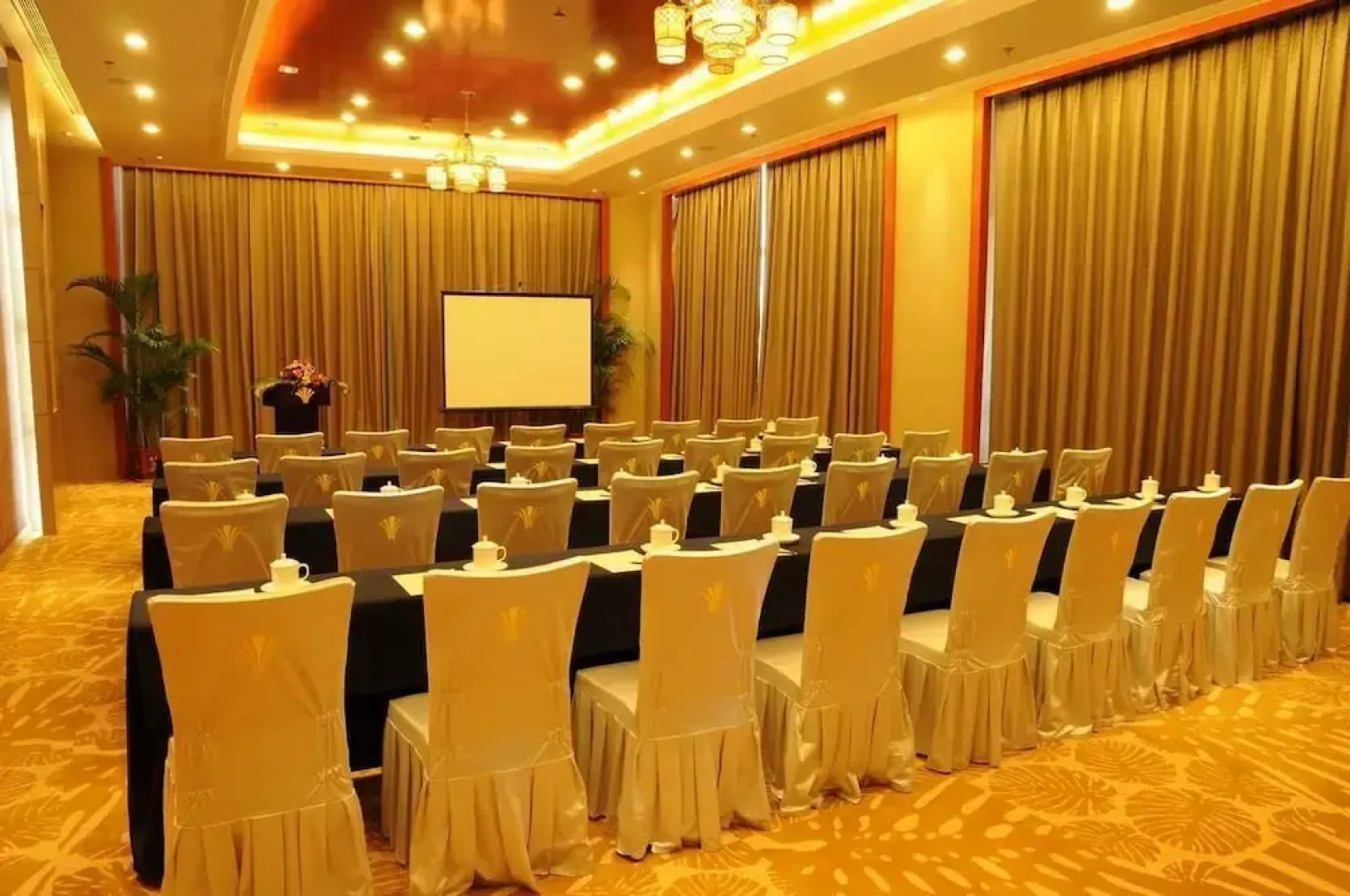 Tengchong International Golf Resort Hotel