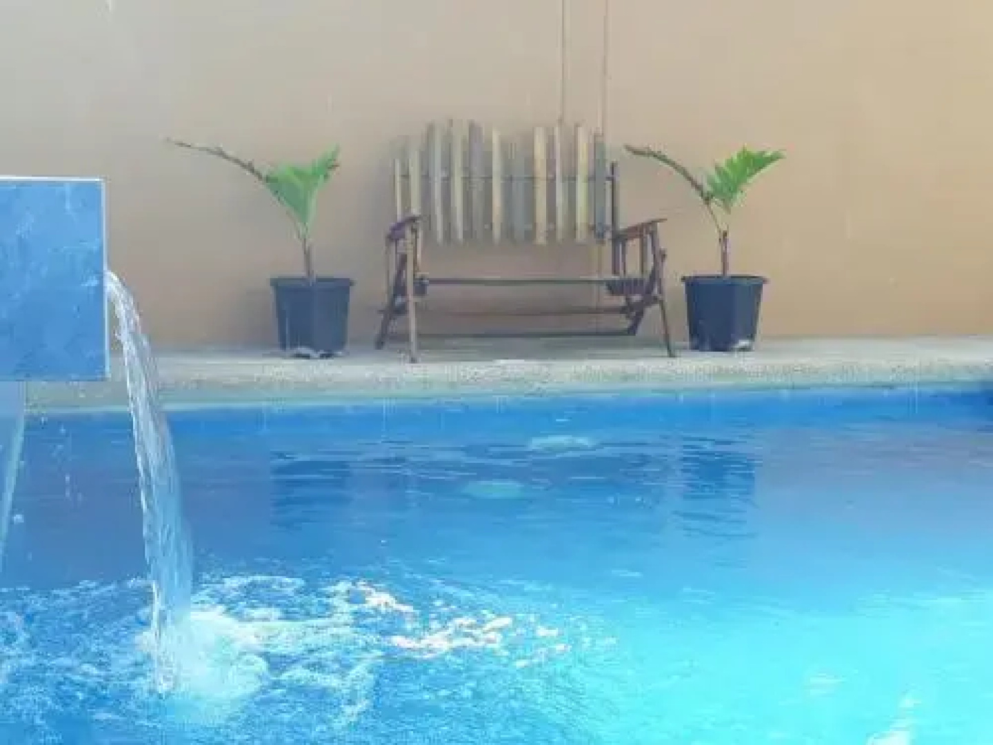 The Lookout Beach Hotel