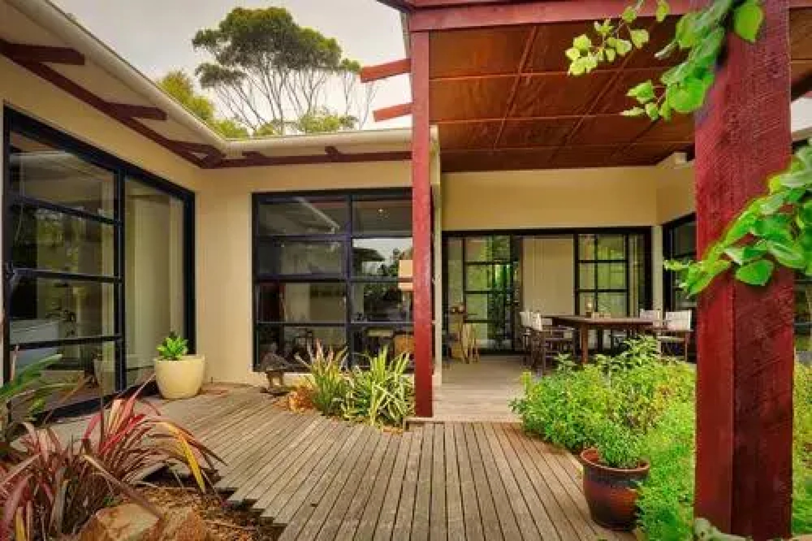 Silky Oaks Oasis - Surf Side