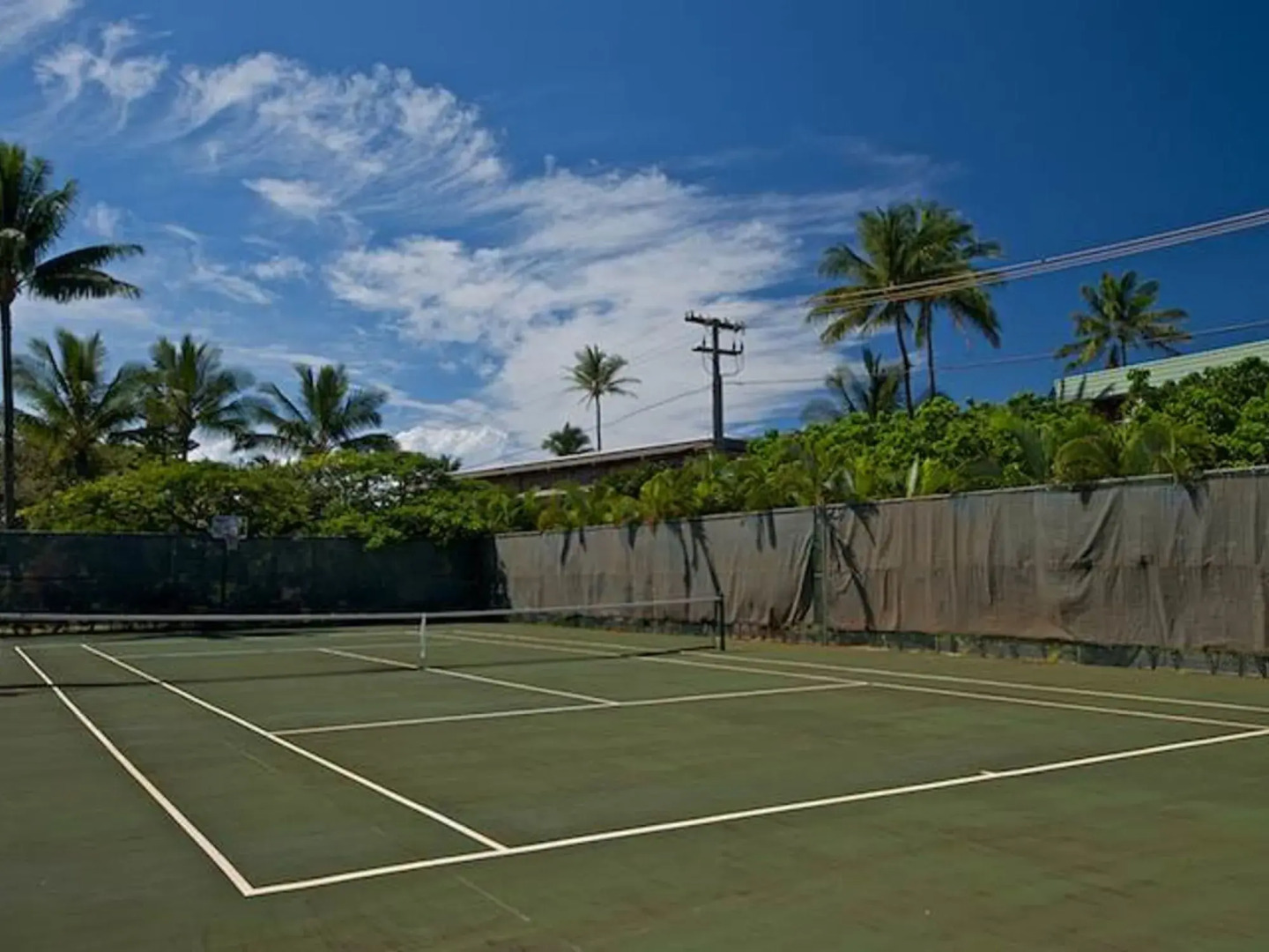 Pohailani #201 Studio Bedroom Condo by RedAwning