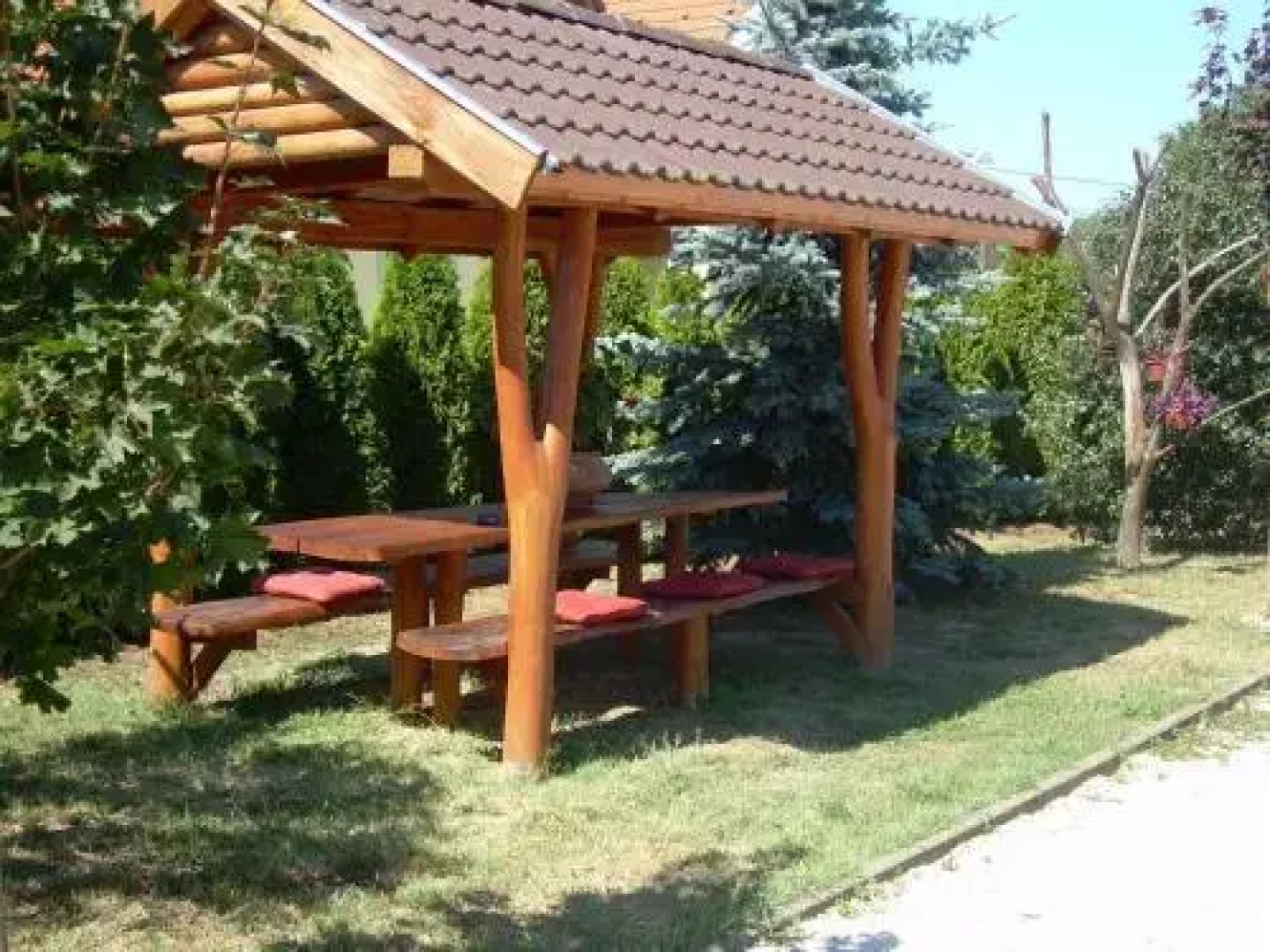 Hajnalka apartmanház