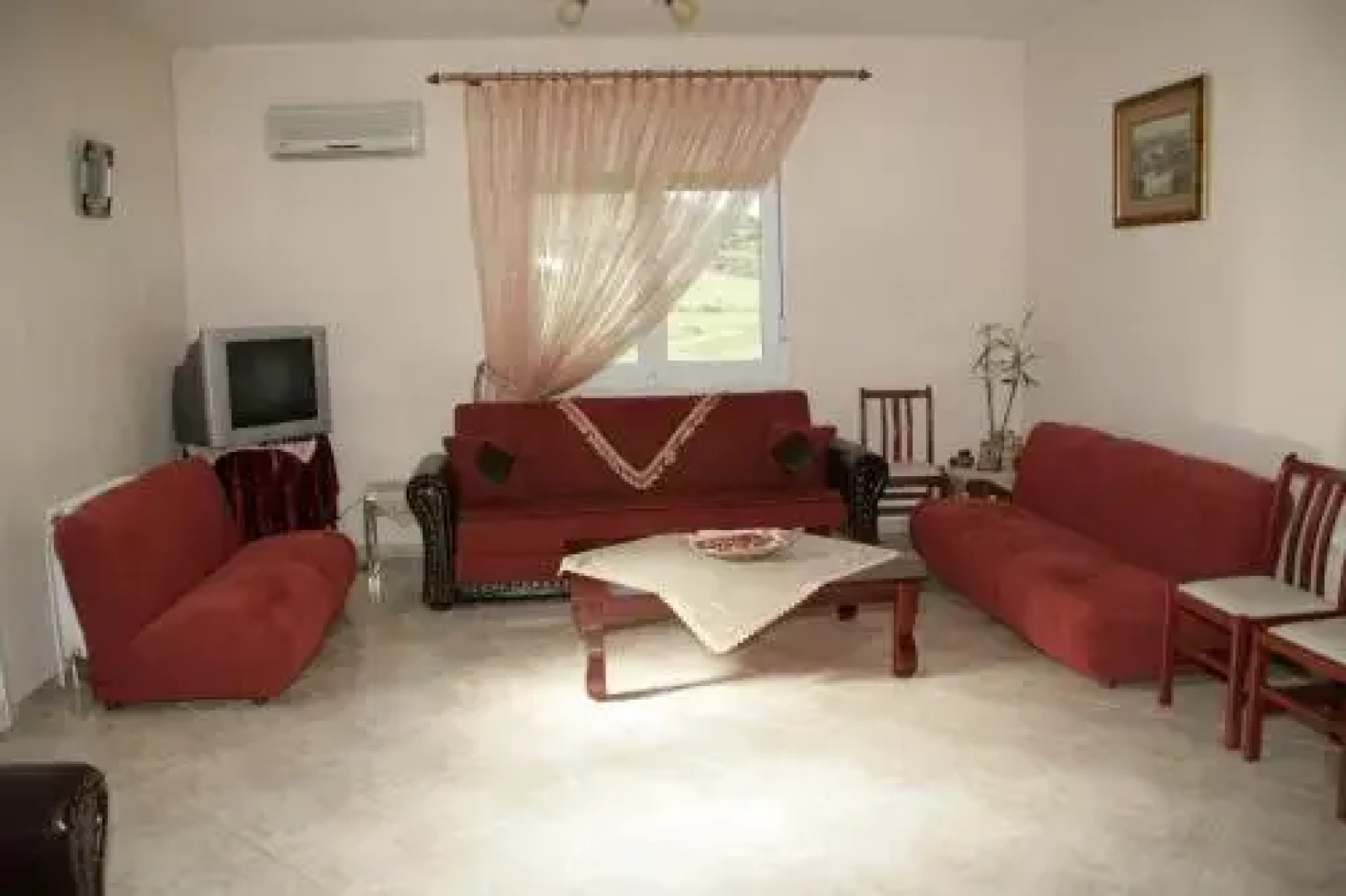 Elanthi Hostel