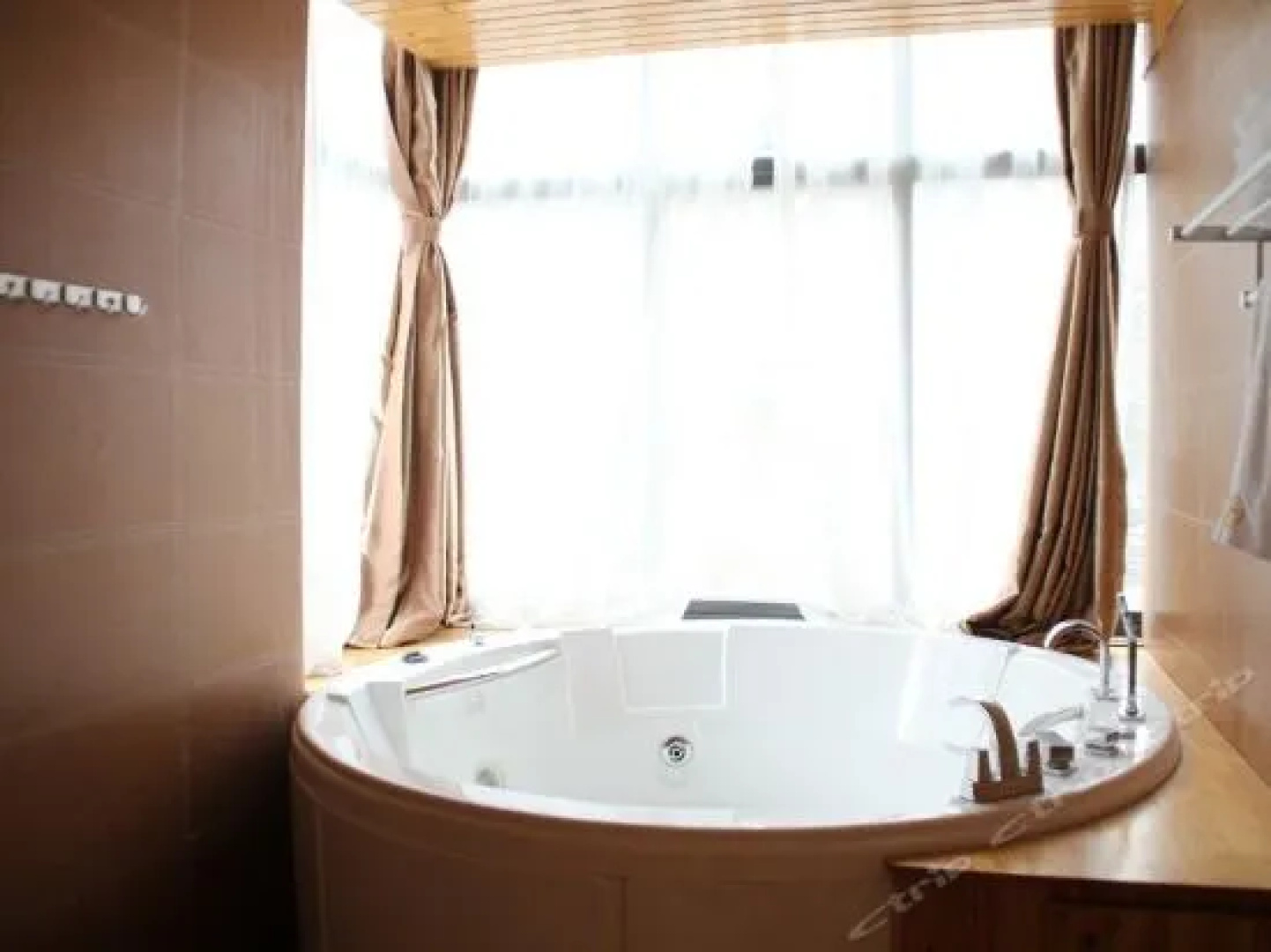 Yichang Changyang North Island Hotel
