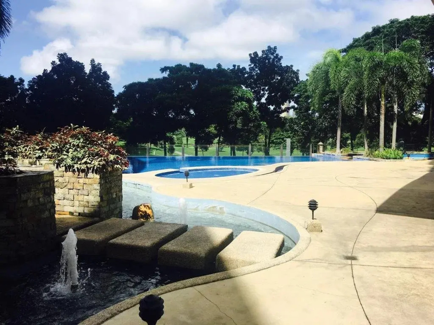 P&S Suites Burgos Circle