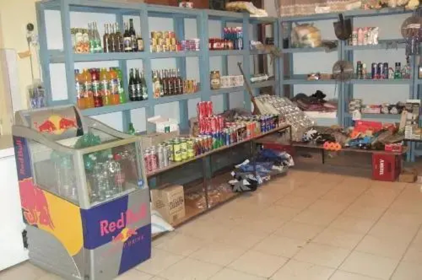 Rozafa Ferry & Accommodation