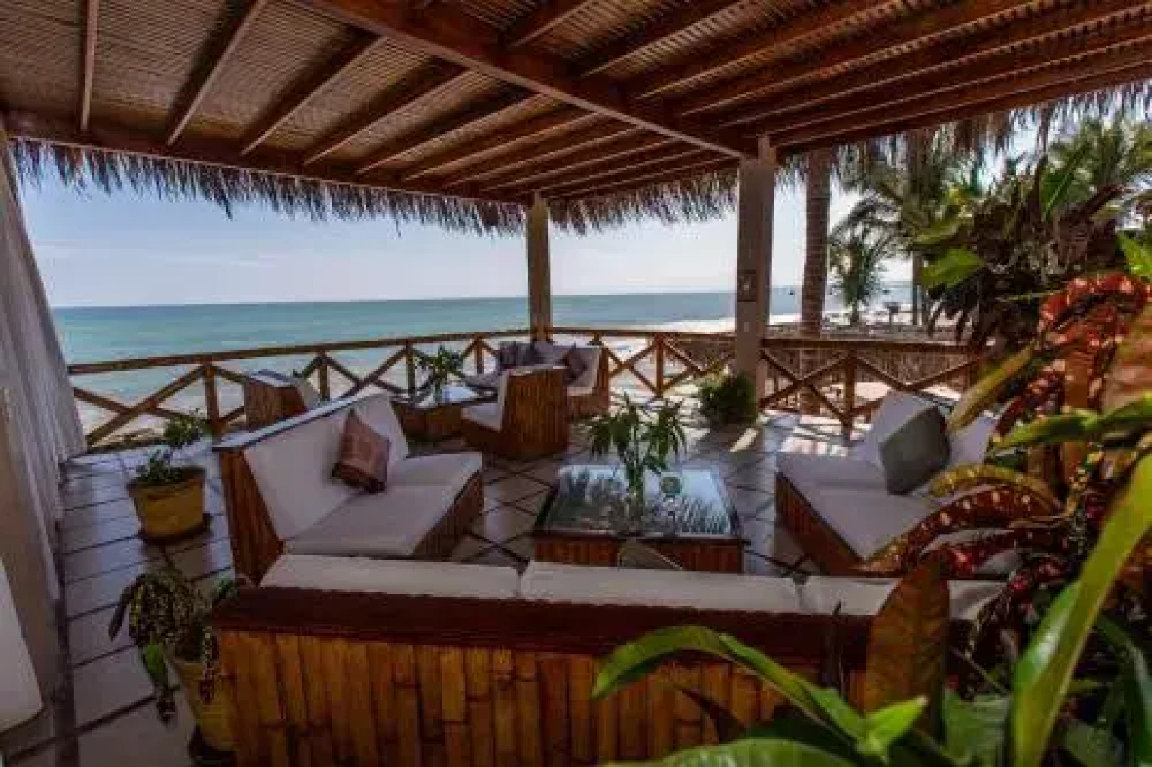 Casa de Playa Bungalows & Restaurant