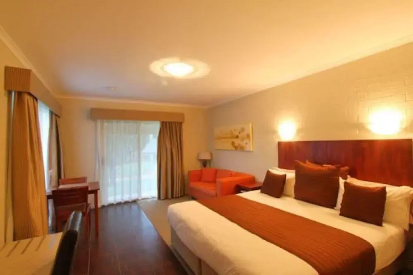 Euston Club Motel