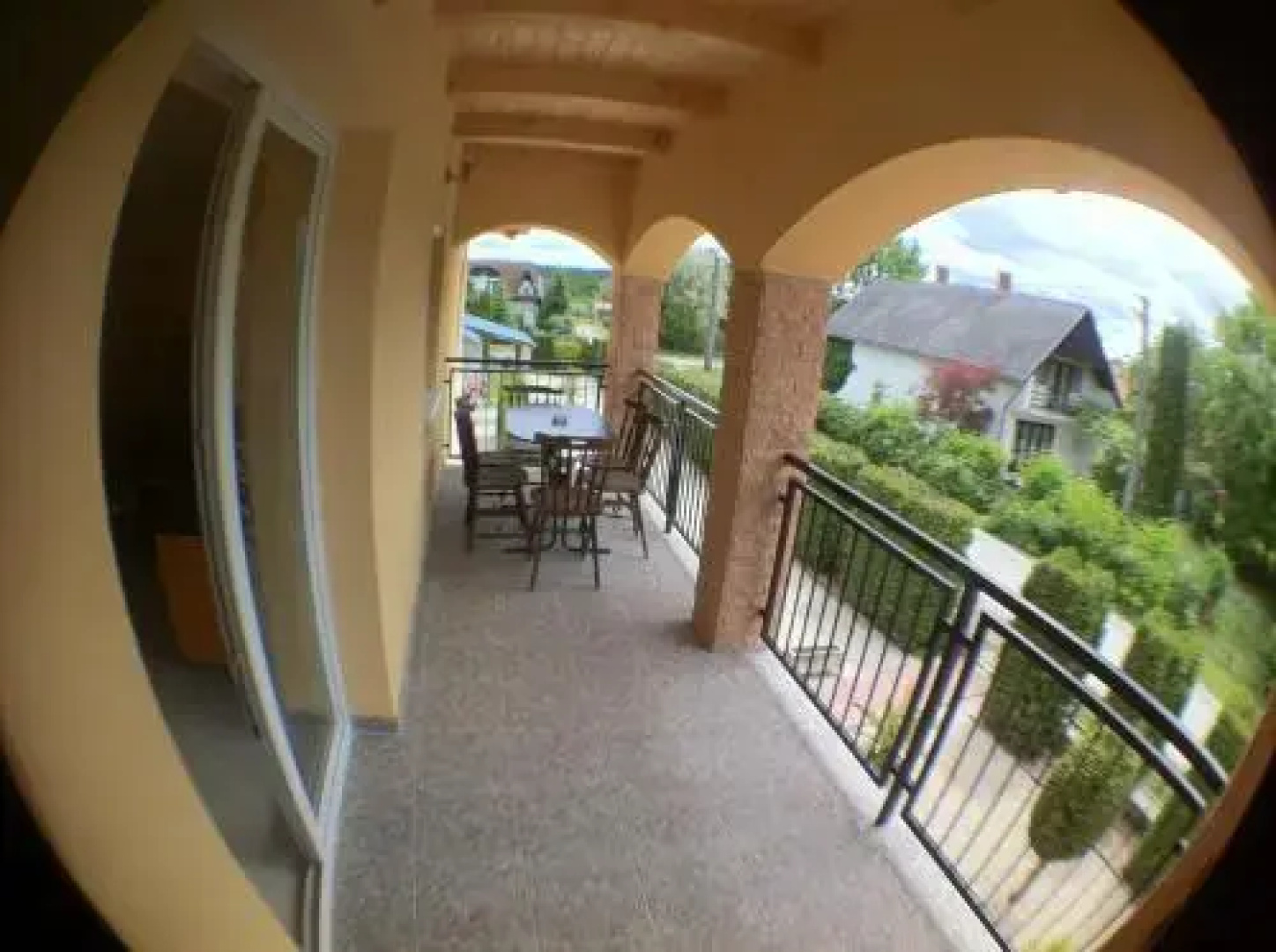 Granada Medencés Apartmanház