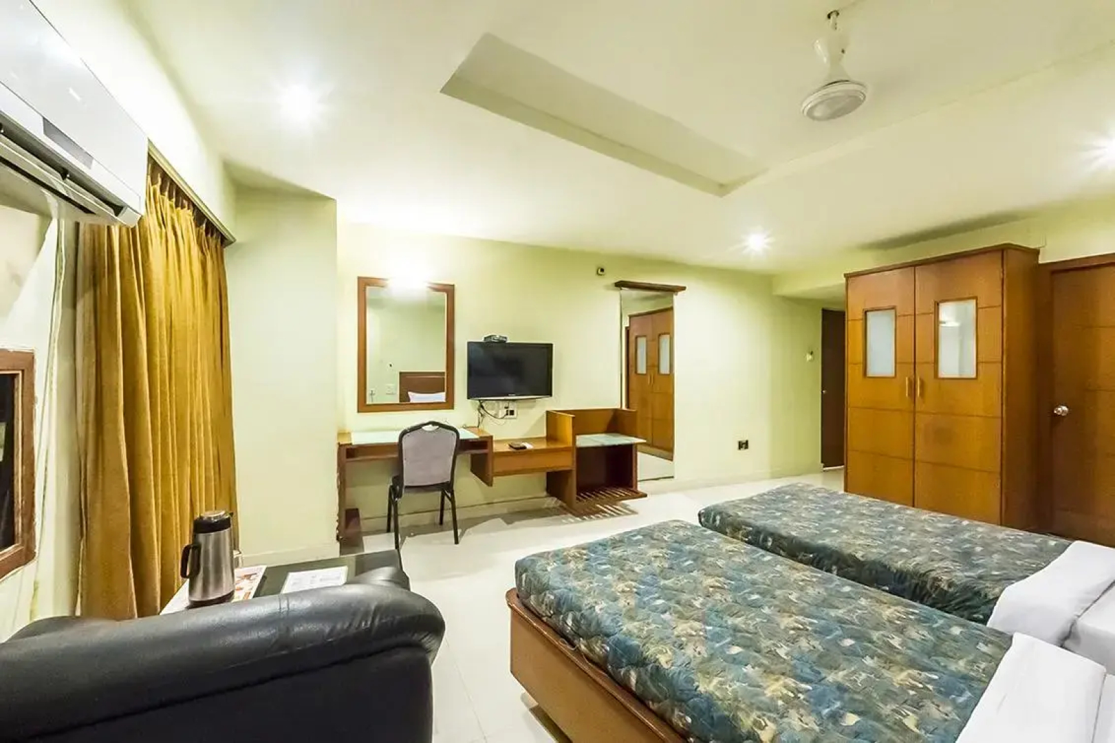 Hotel Pavani Residency