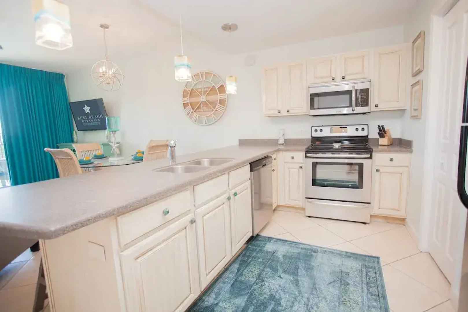 Beach Resort 305 - 1058526 - 1 Br condo by RedAwning