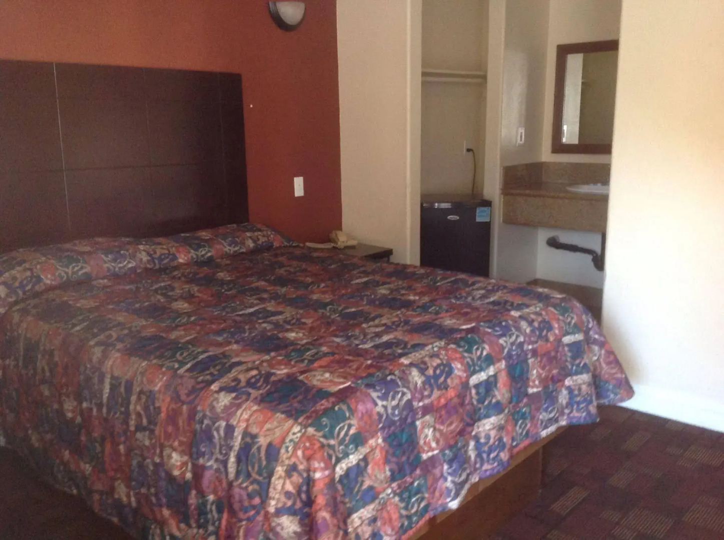 Bronco Motel South Central