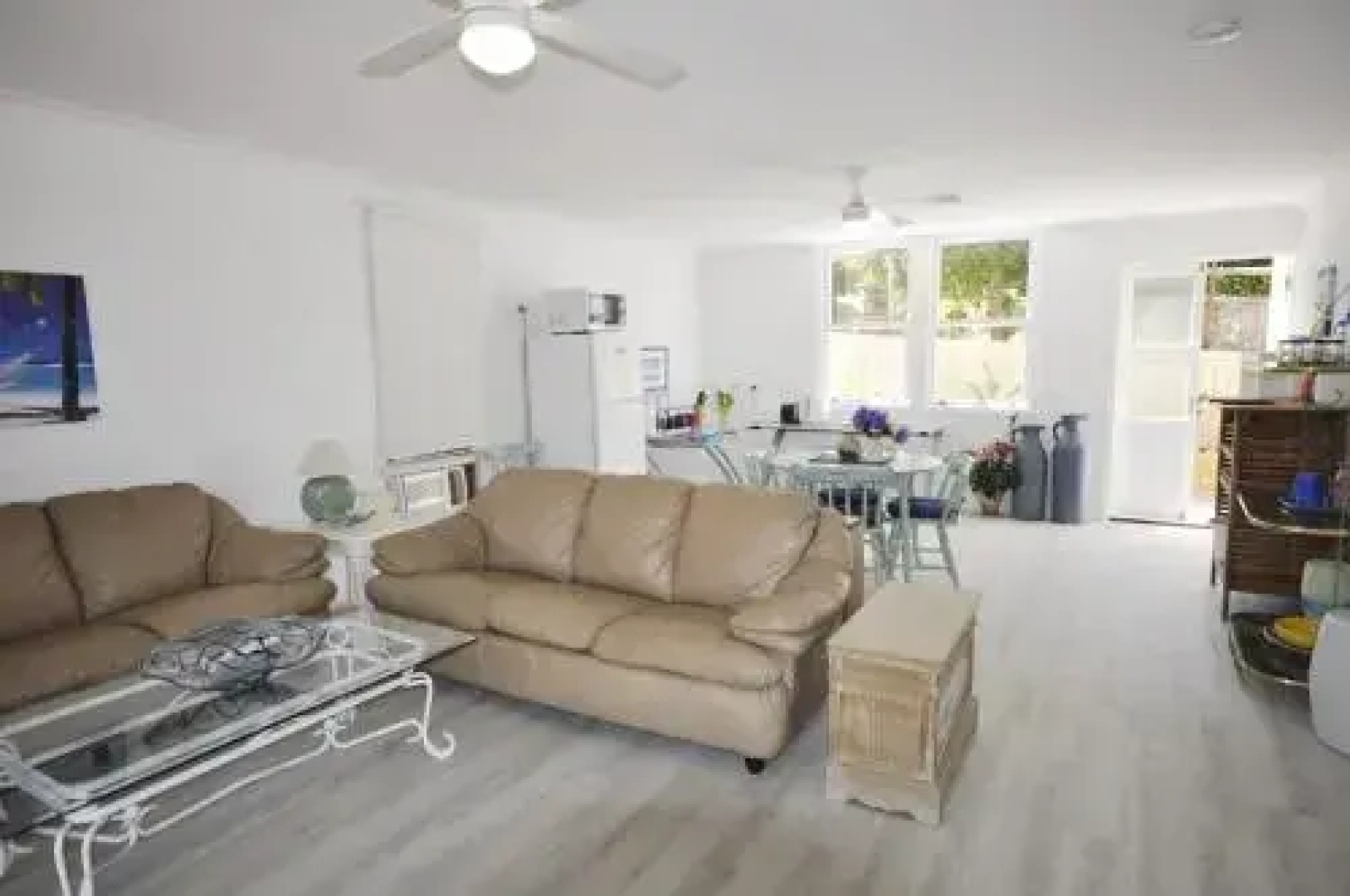 Retro Beach Flat