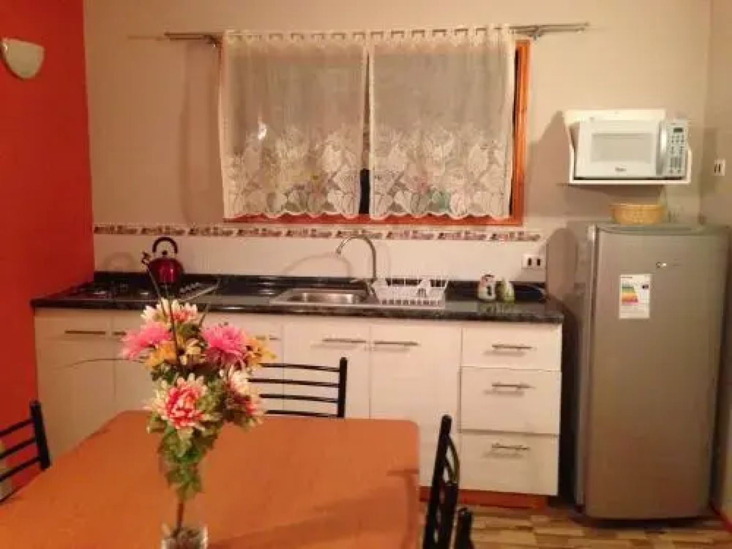 Cabañas & Club Montañita