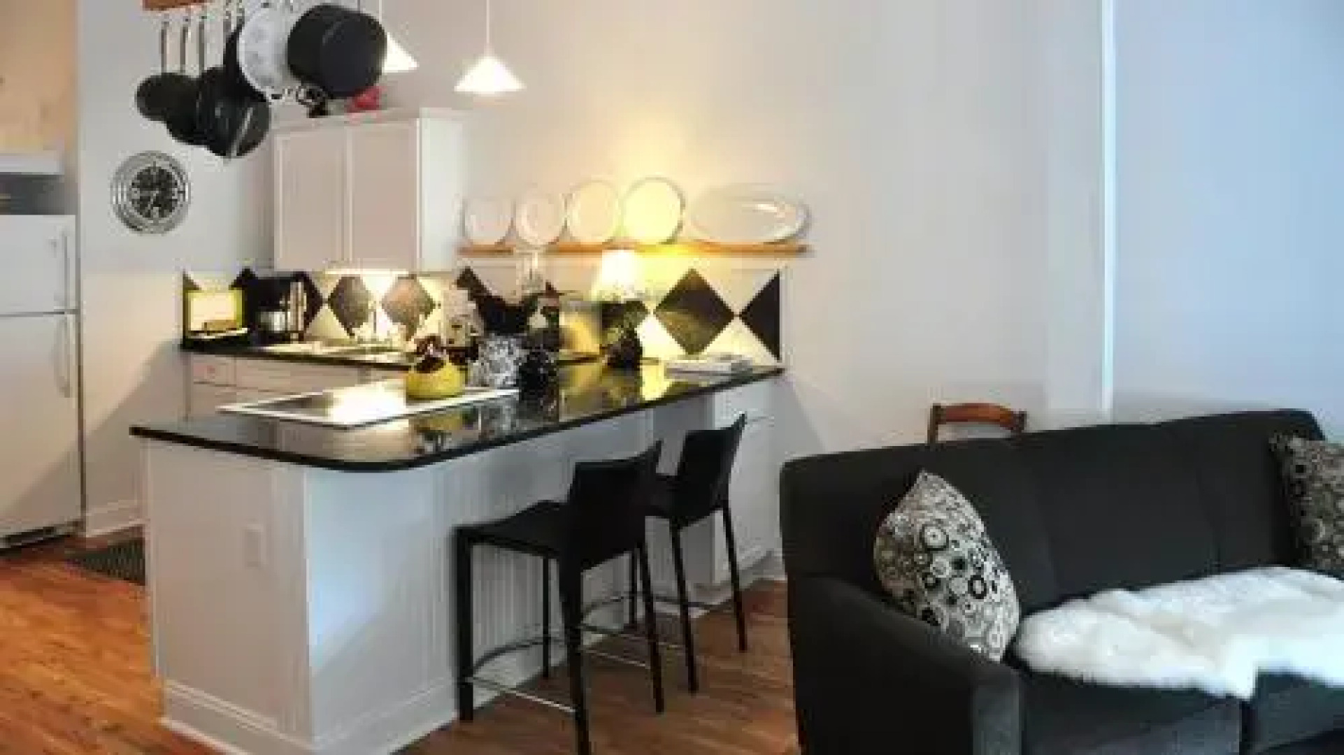 Crate & Cargo Suite 1