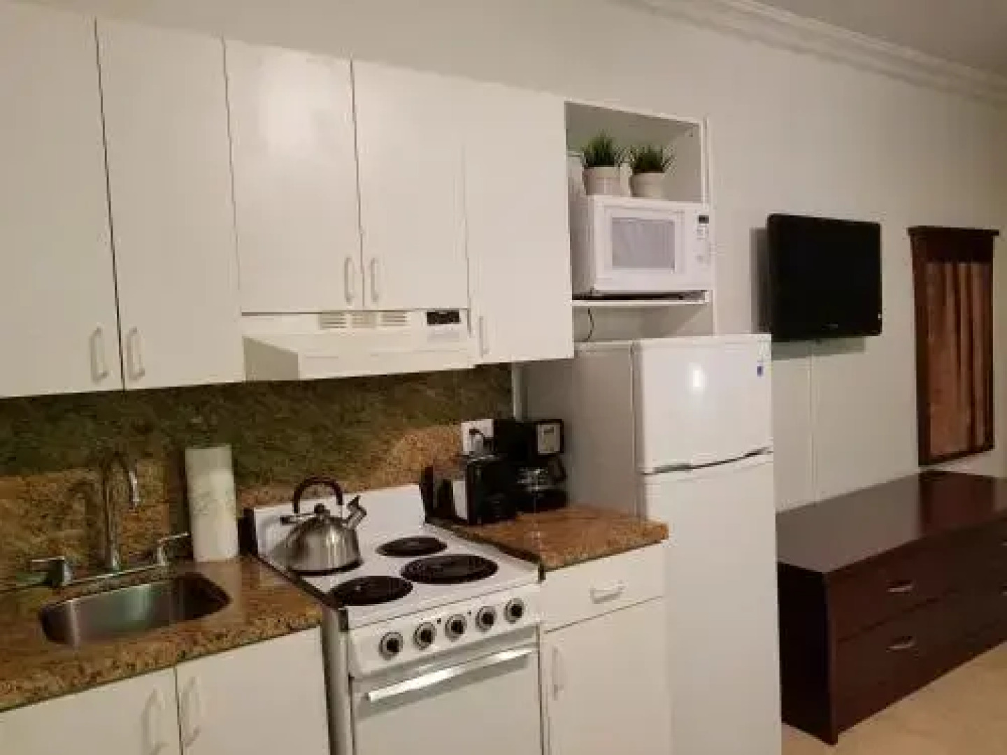 Miami Beach Suncoast Apartment III