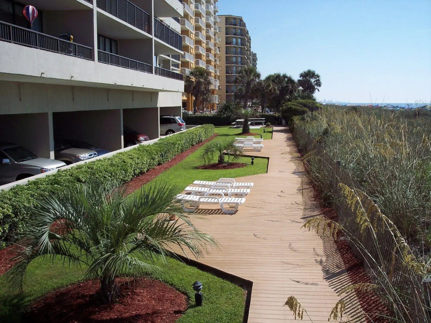 Sea Winds 101 3 Br condo by RedAwning