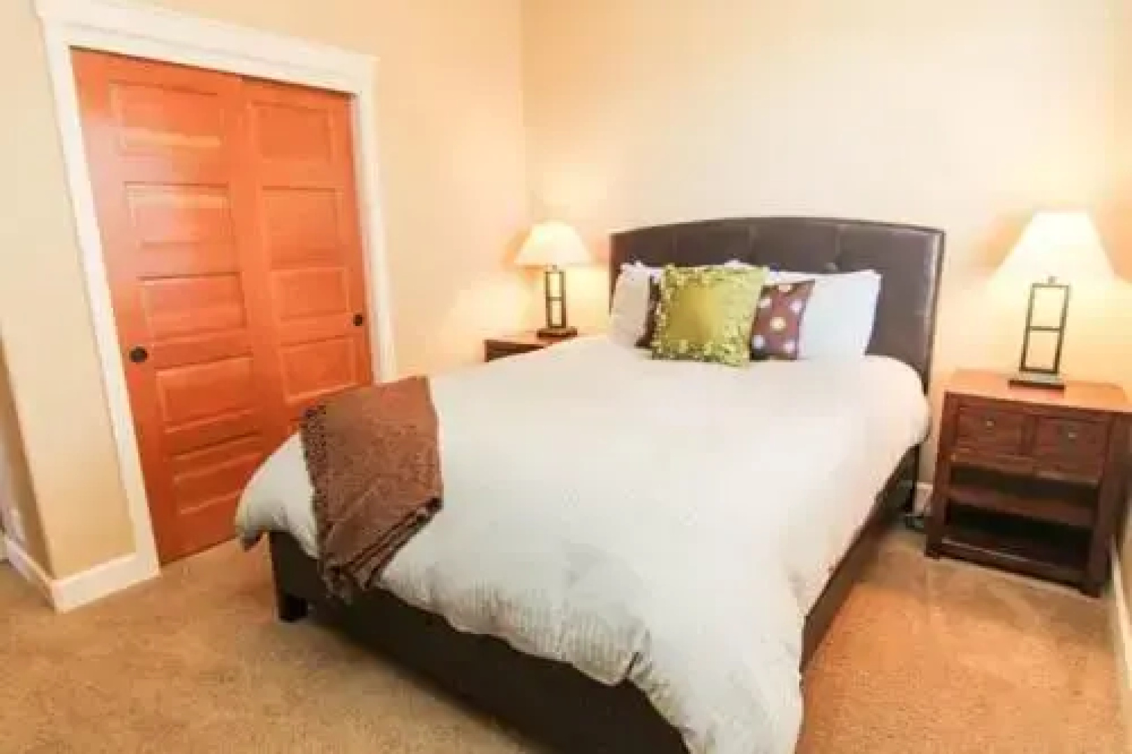 Beach Pine - 4 Br home by RedAwning