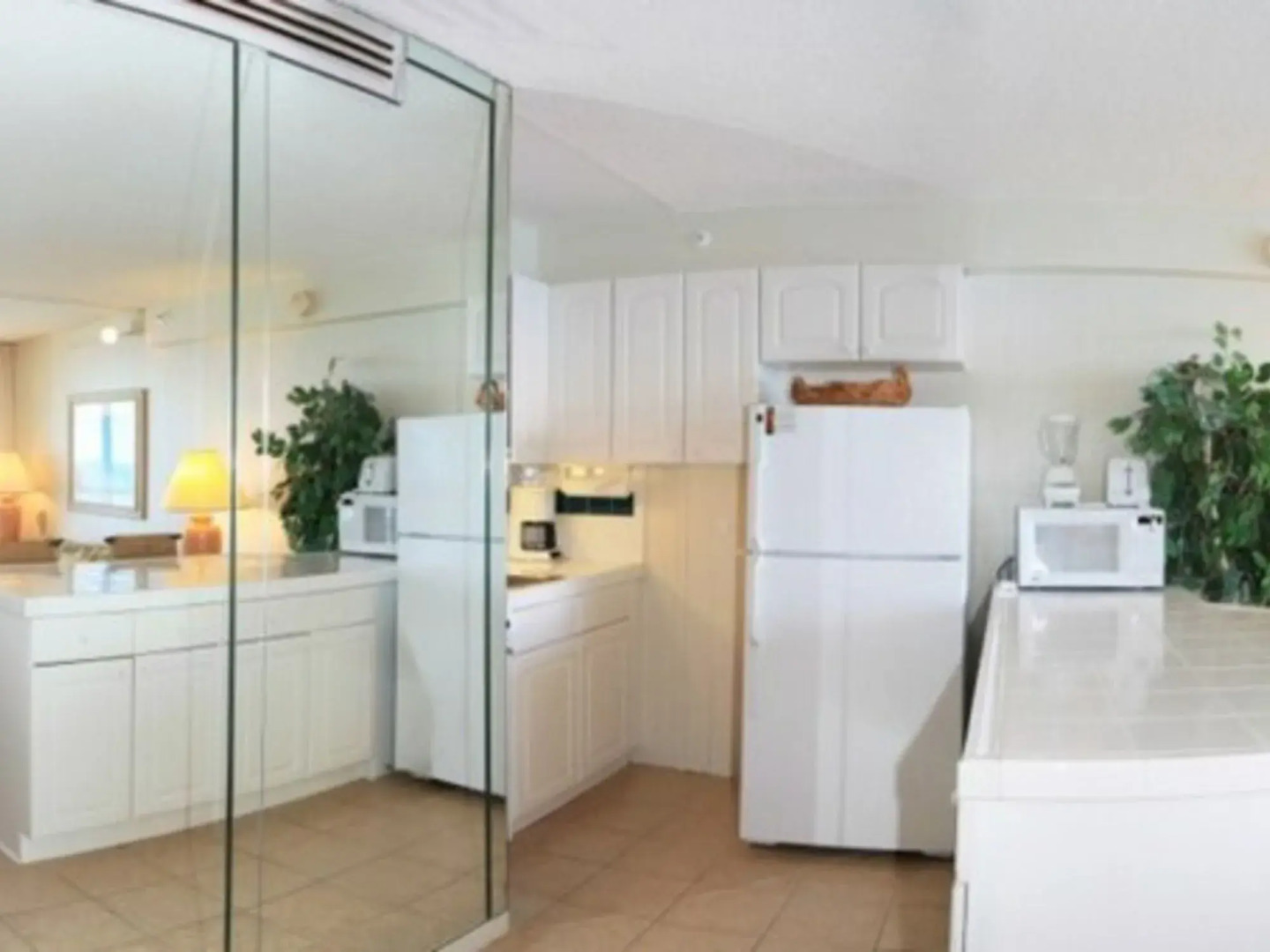 Valley Isle #1206 Studio Bedroom Condo by RedAwning